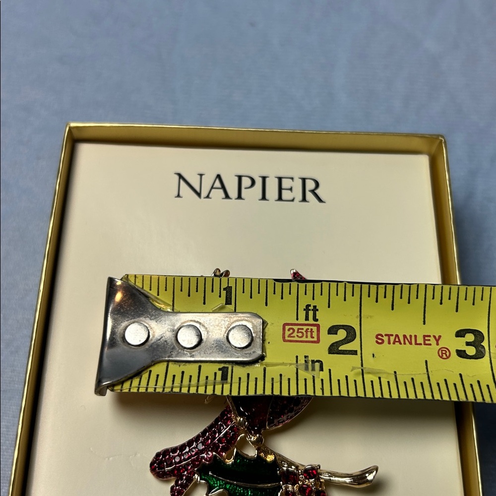 Napier red cardinal On an Holly Berry Branch Brooch/Pin - Picture 10 of 10